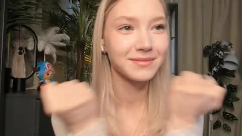 Natalie online show from February 20, 6:02 am