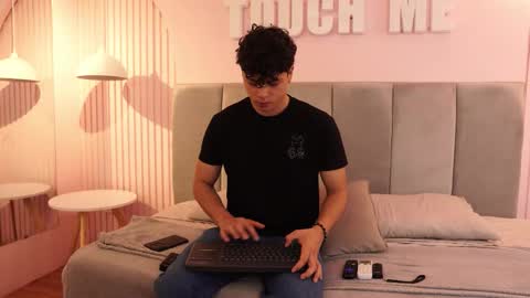 ethan_occonor online show from October 27, 5:24 pm