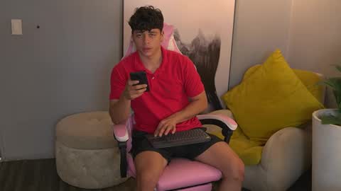 Snapshot of ethan_occonor chatting on September 16, 4:10 pm ethan_occonor online show from September 16, 4:10 pm
