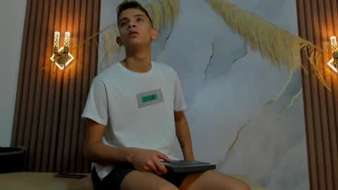 ethanhot_os online show from April 28, 7:07 pm
