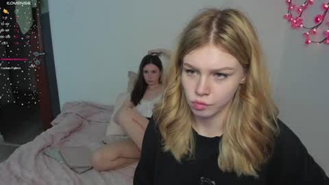 Veronica Tiia Lilith left to right online show from August 4, 4:25 pm