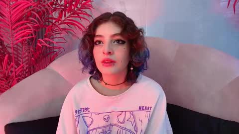 E V A online show from November 20, 7:55 pm