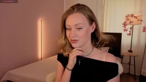 eva hamilton online show from July 5, 12:03 am