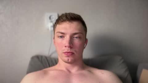 Eva and Iron online show from February 1, 7:44 pm