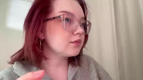 eva_kittenn online show from March 18, 1:06 pm