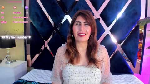 Snapshot of eva_loretti chatting on October 21, 3:33 am online show from October 21, 3:33 am