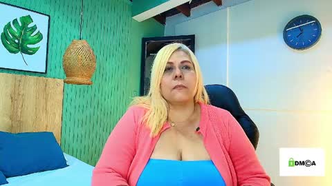 eva_love49 online show from March 25, 4:36 pm