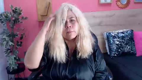 eva_love49 online show from July 28, 4:27 pm