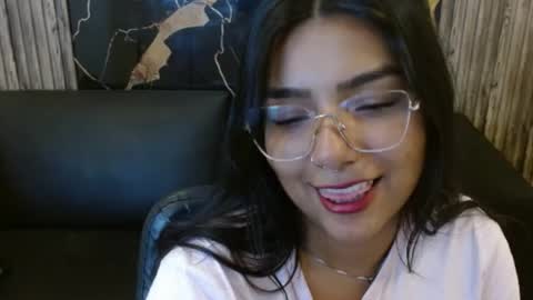 eva_luna699425 online show from May 8, 4:56 pm
