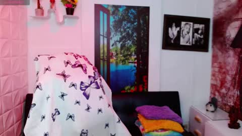 Eva online show from March 27, 2:51 pm