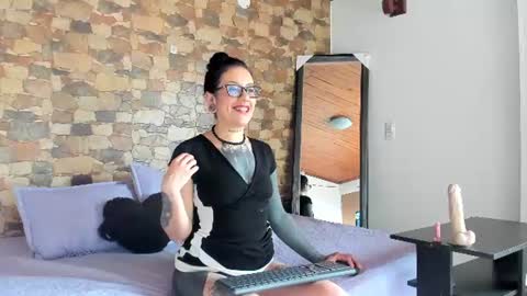Eva online show from June 9, 1:22 pm