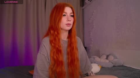 Snapshot of evaa_moonn_ chatting on December 12, 6:57 am Eva online show from December 12, 6:57 am