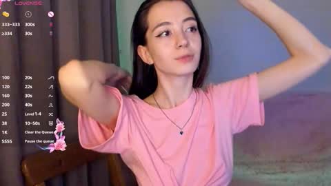 evabradly online show from November 20, 7:11 pm