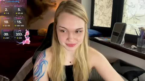 evacarter1 online show from April 24, 11:56 am