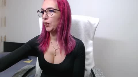 EvadesireONE online show from November 9, 8:51 am