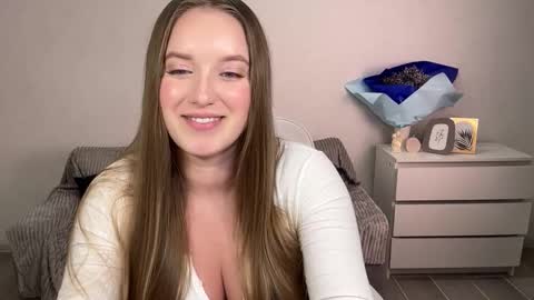 Snapshot of evajuly chatting on October 8, 8:15 pm Eva online show from October 8, 8:15 pm