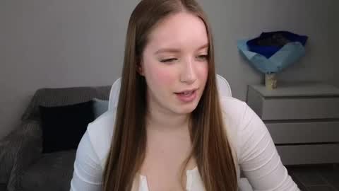 Snapshot of evajuly chatting on March 3, 3:30 am Eva online show from March 3, 3:30 am