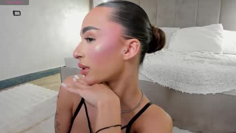 Eva K online show from March 11, 5:54 am