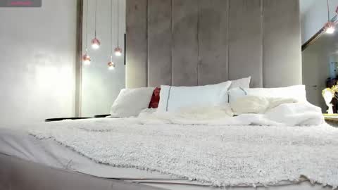 Eva K online show from February 24, 5:10 am