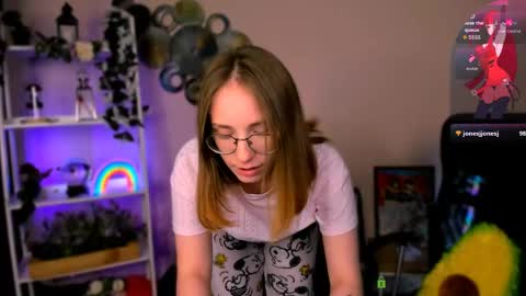 evalora online show from April 15, 7:58 pm