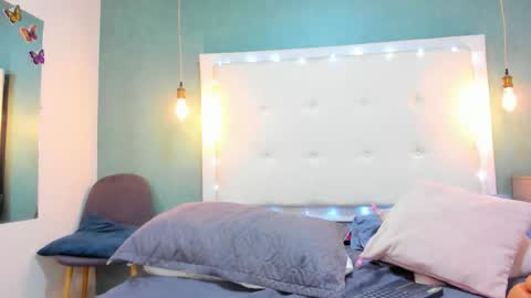 evamilf24 online show from December 1, 2:15 pm