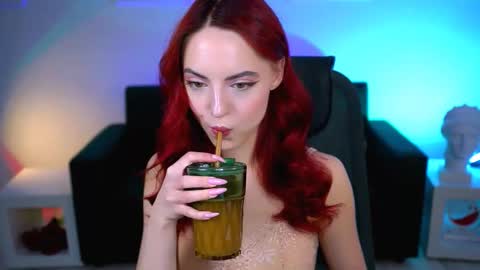 Snapshot of evanellson chatting on October 8, 12:22 pm Eva  online show from October 8, 12:22 pm