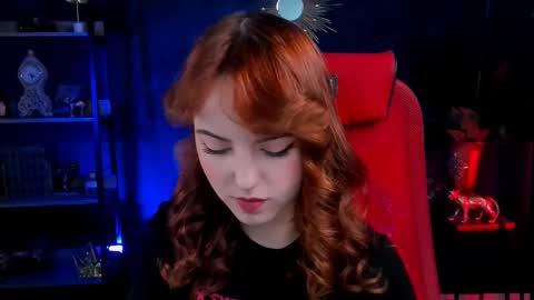 Snapshot of evanellson chatting on February 26, 4:49 pm Eva  online show from February 26, 4:49 pm