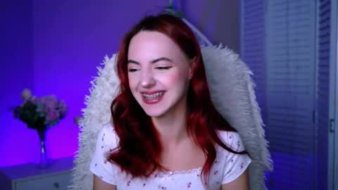 Snapshot of evanellson chatting on October 6, 8:32 am Eva  online show from October 6, 8:32 am