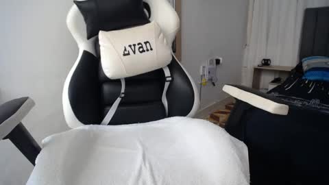 Evan online show from February 26, 12:49 pm