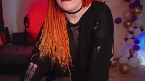 Snapshot of evaredmooon chatting on October 18, 11:14 am Moon online show from October 18, 11:14 am