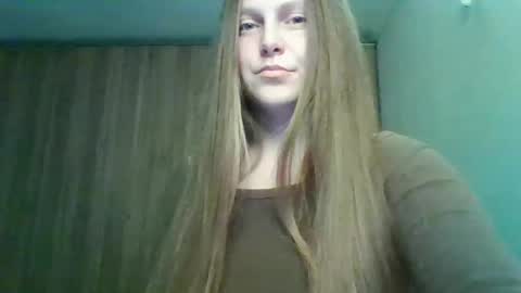 evasapples2026 online show from March 26, 10:04 pm