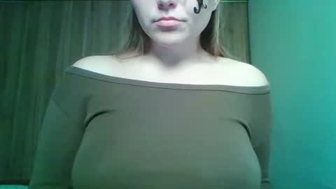 evasapples2026 online show from April 4, 10:17 pm