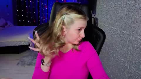 evavibe online show from January 31, 7:55 pm