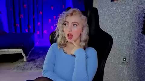 evavibe online show from March 6, 3:44 pm