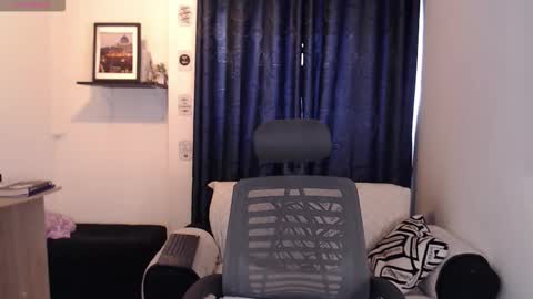 Evee online show from March 4, 4:26 pm