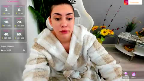 eveeevian online show from February 25, 11:47 am