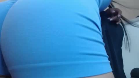 BELLA online show from October 25, 2:06 pm