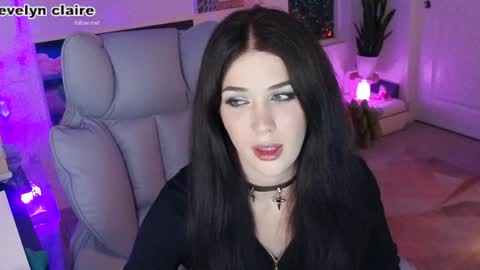 Evelyn Claire online show from March 14, 3:21 am