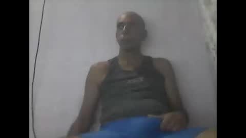 everaldosantos online show from December 15, 1:02 am