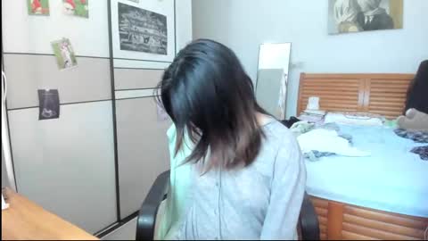 Snapshot of everhigh chatting on October 6, 7:59 am Coco online show from October 6, 7:59 am