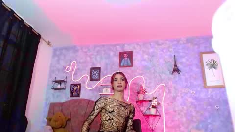 everlin__hot_ online show from February 14, 6:54 pm