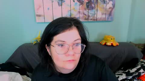 Everly online show from April 20, 8:12 pm