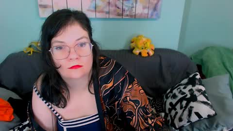 Everly online show from April 5, 10:51 pm