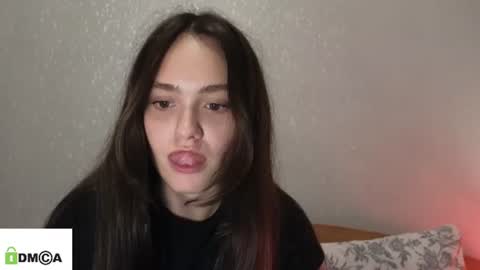 evi_woow online show from July 9, 8:13 pm