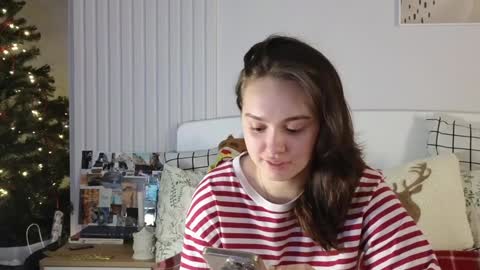 Snapshot of evi_woow chatting on December 29, 7:32 pm evi_woow online show from December 29, 7:32 pm