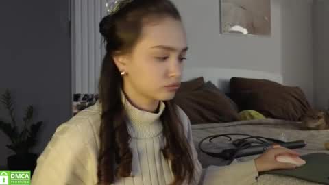 Snapshot of evi_woow chatting on October 14, 10:35 pm evi_woow online show from October 14, 10:35 pm