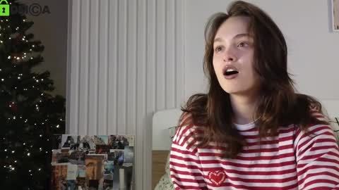 Snapshot of evi_woow chatting on January 2, 6:56 pm evi_woow online show from January 2, 6:56 pm