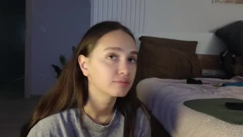 Snapshot of evi_woow chatting on September 18, 12:58 am evi_woow online show from September 18, 12:58 am