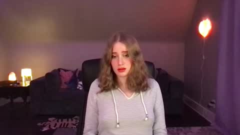 Evie3 online show from December 9, 5:29 am