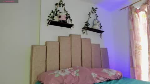 Ivi Alejandra  online show from February 28, 4:44 pm